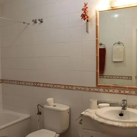 Fabulous 3 Bedroom Townhouse Located Within Martin Nyaraló *