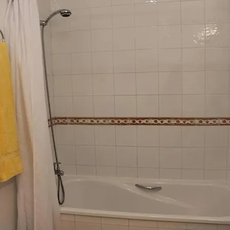 Fabulous 3 Bedroom Townhouse Located Within Martin Nyaraló
