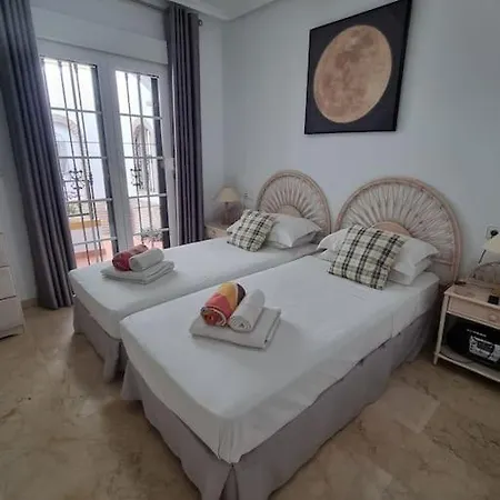 Fabulous 3 Bedroom Townhouse Located Within Martin * Los Dolses