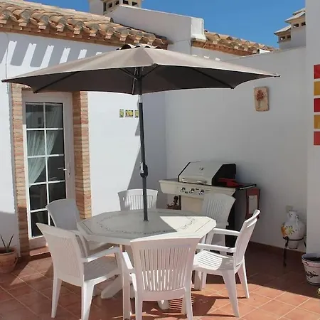 Fabulous 3 Bedroom Townhouse Located Within Martin Los Dolses