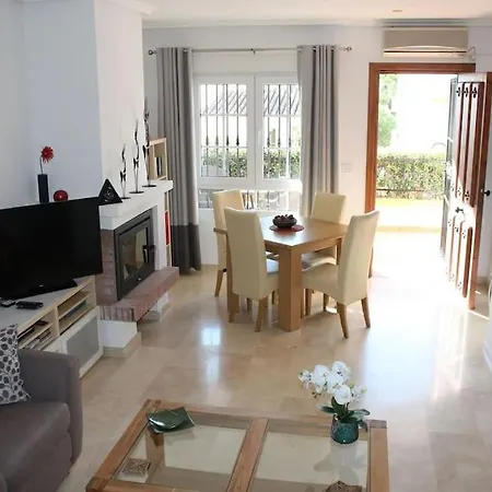 Fabulous 3 Bedroom Townhouse Located Within Martin * Los Dolses