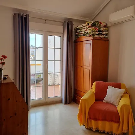 Fabulous 3 Bedroom Townhouse Located Within Martin Holiday home Los Dolses